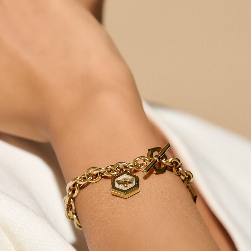 Signature Minima Bee Gold Toggle Bracelet