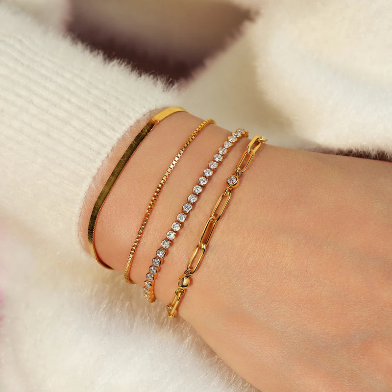 Gold Bezel Station Paper Clip Chain Bracelet